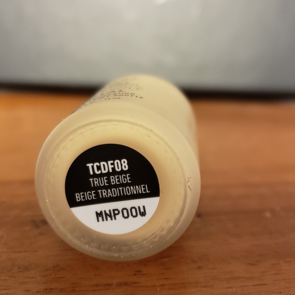 NYX Total Control Drop Foundation - Picture 2 of 2